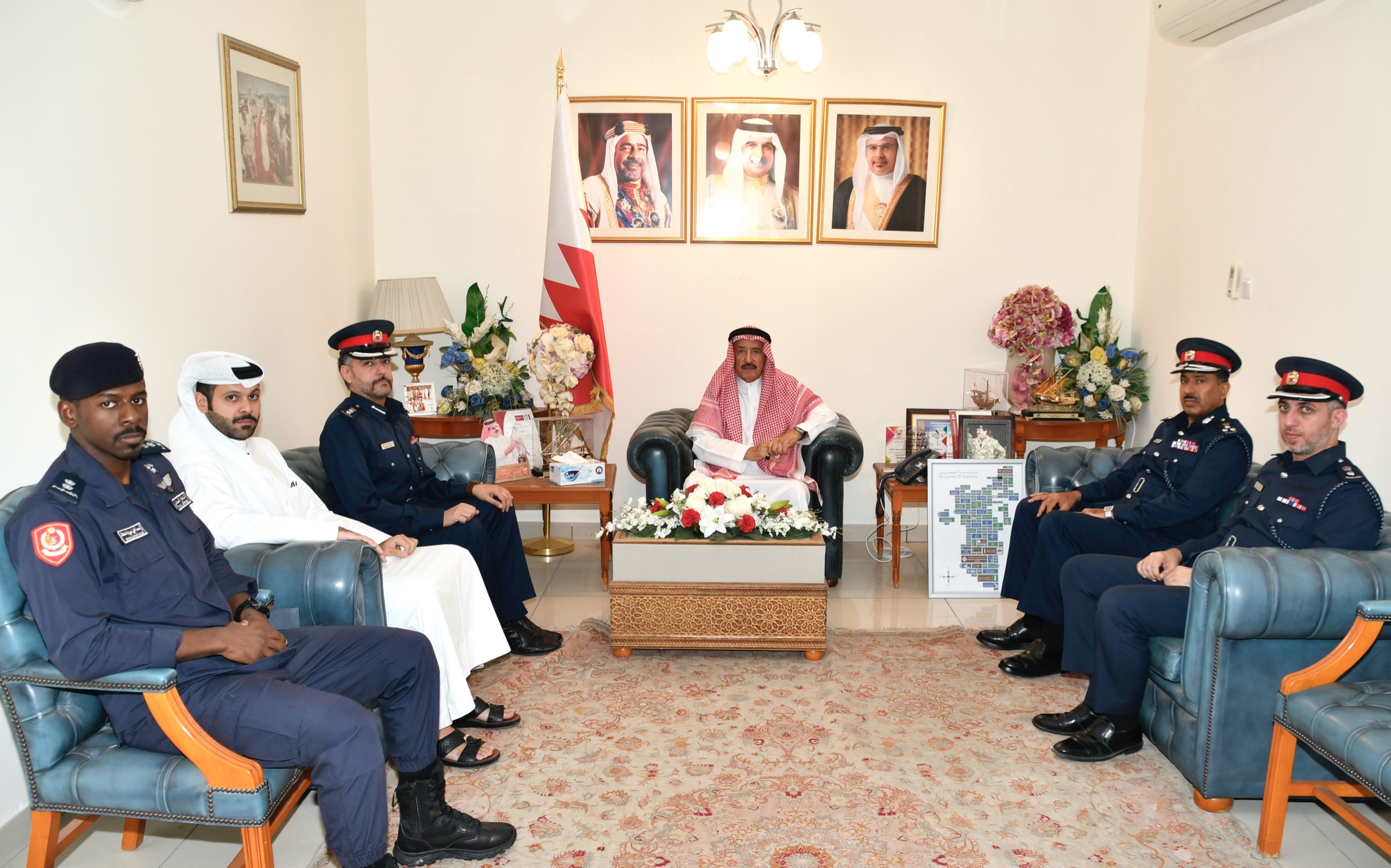 محافظ المحرق: اللجنة الأمنية تواصل جهودها لتعزيز الأمن والخدمات المجتمعية<